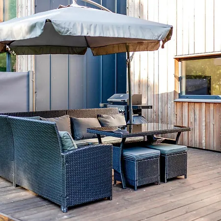 2 Bedroom Awesome In Czarnocin 펜션 *